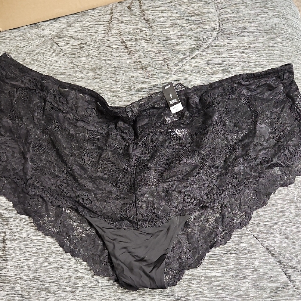 Elegant Black Lace Panties